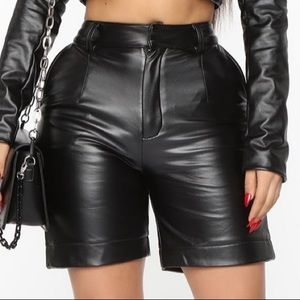 Faux leather shorts ✨